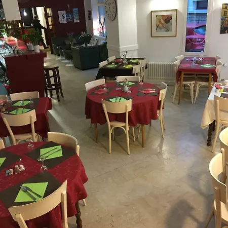 فندق Restaurant Les Oceanides كونكارنو